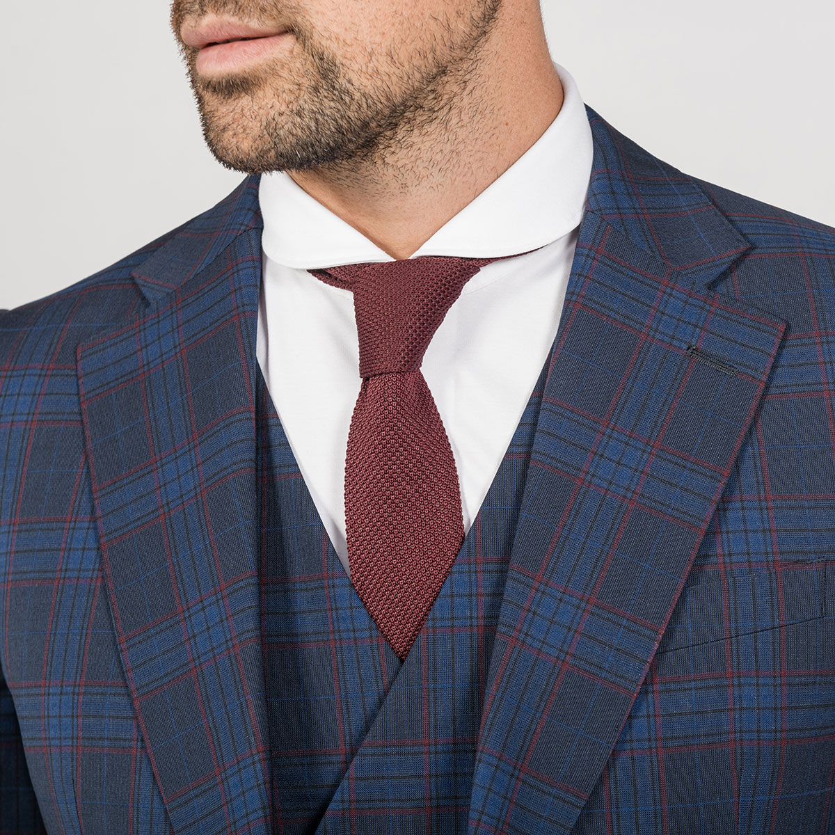 costume-carreaux-bleu-bordeaux 1