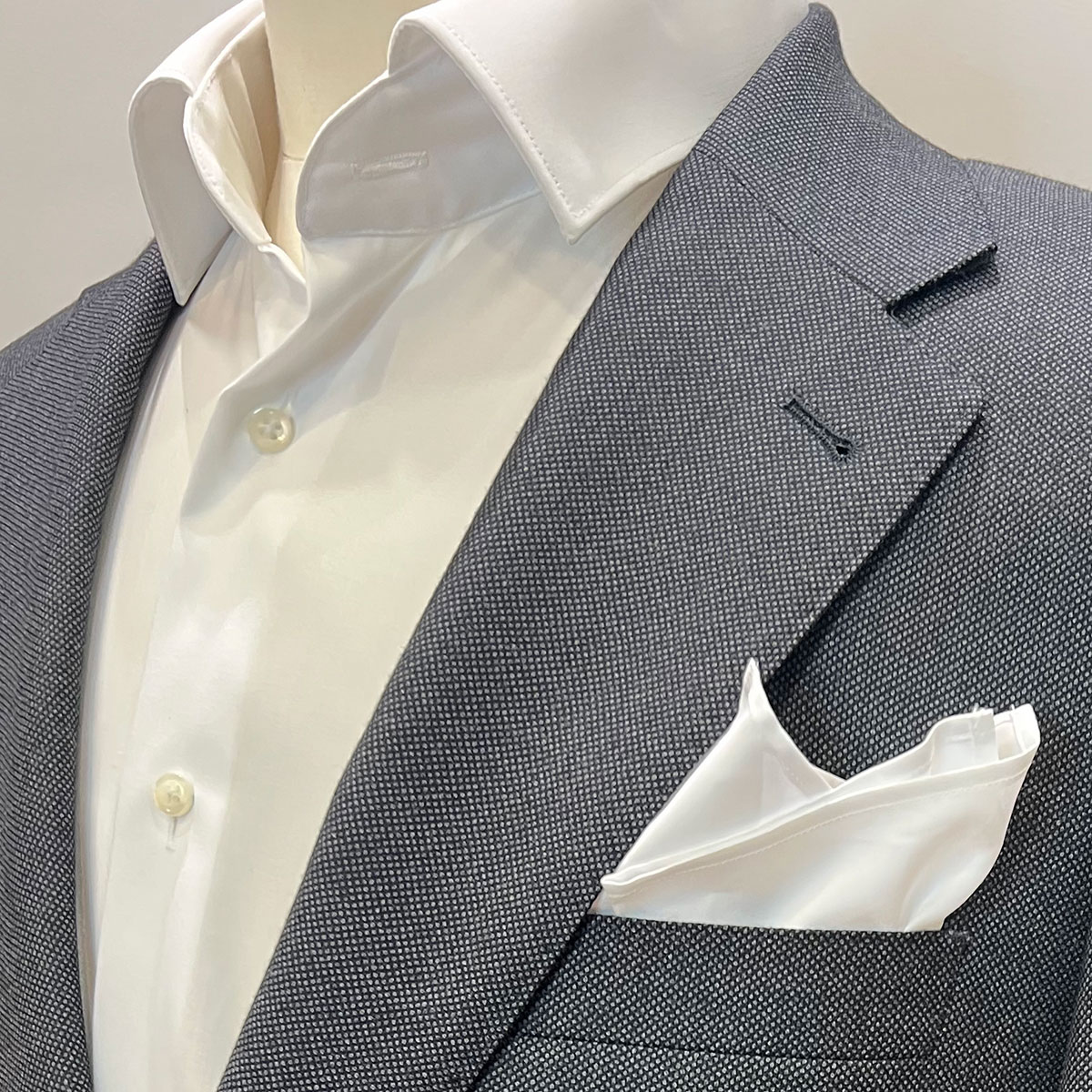 costume-caviar-gris 1