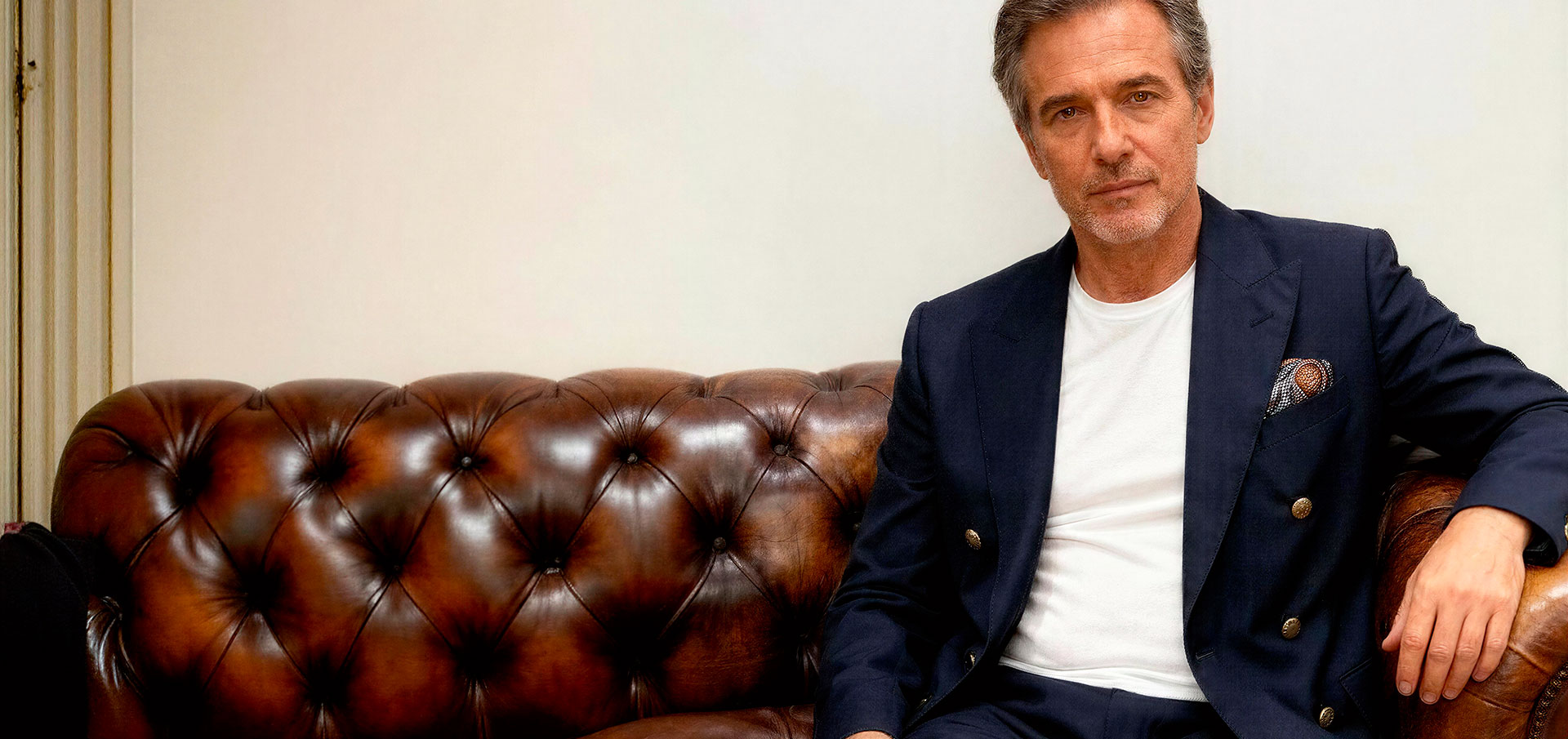 Costume croisé bleu