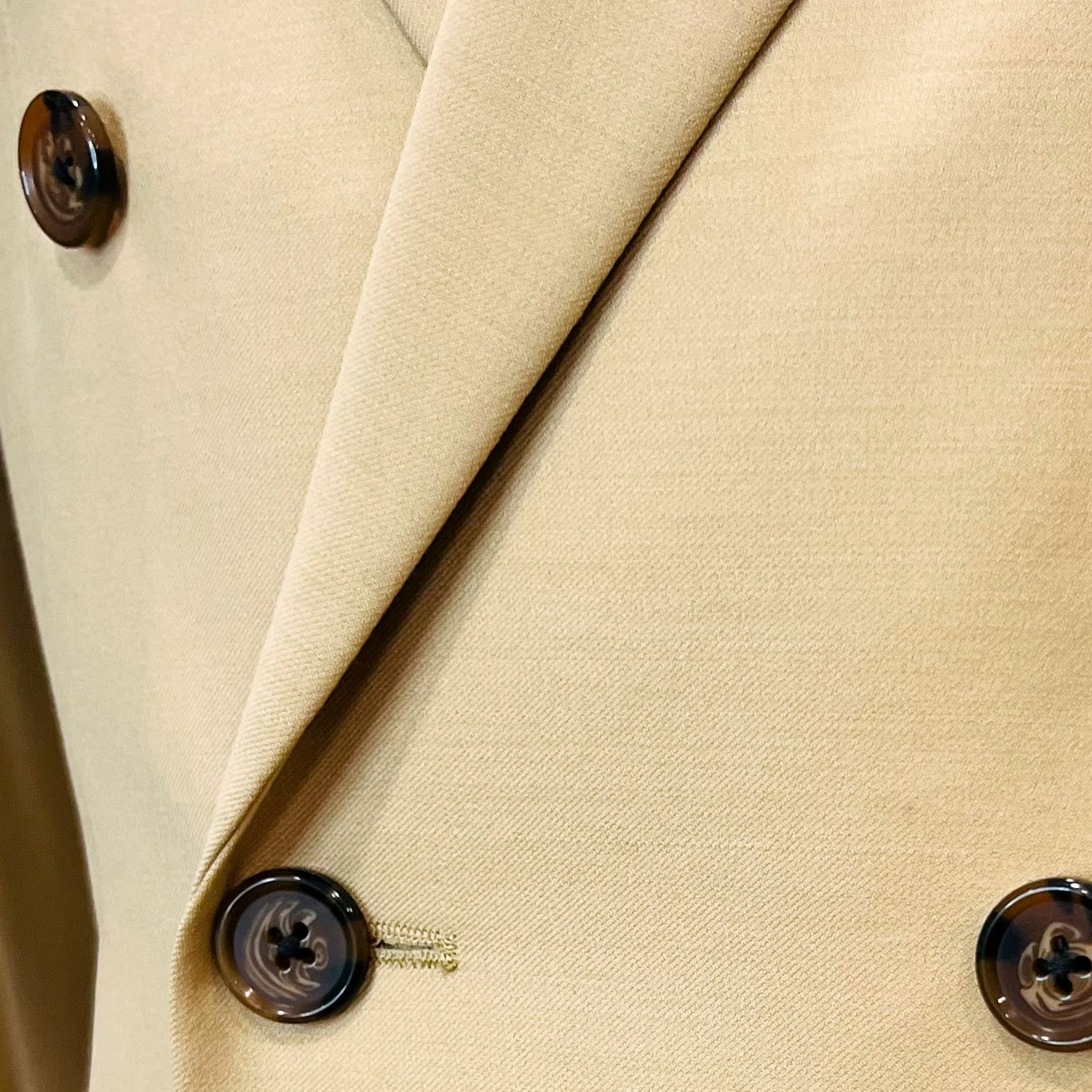 costume-croise-creme 4