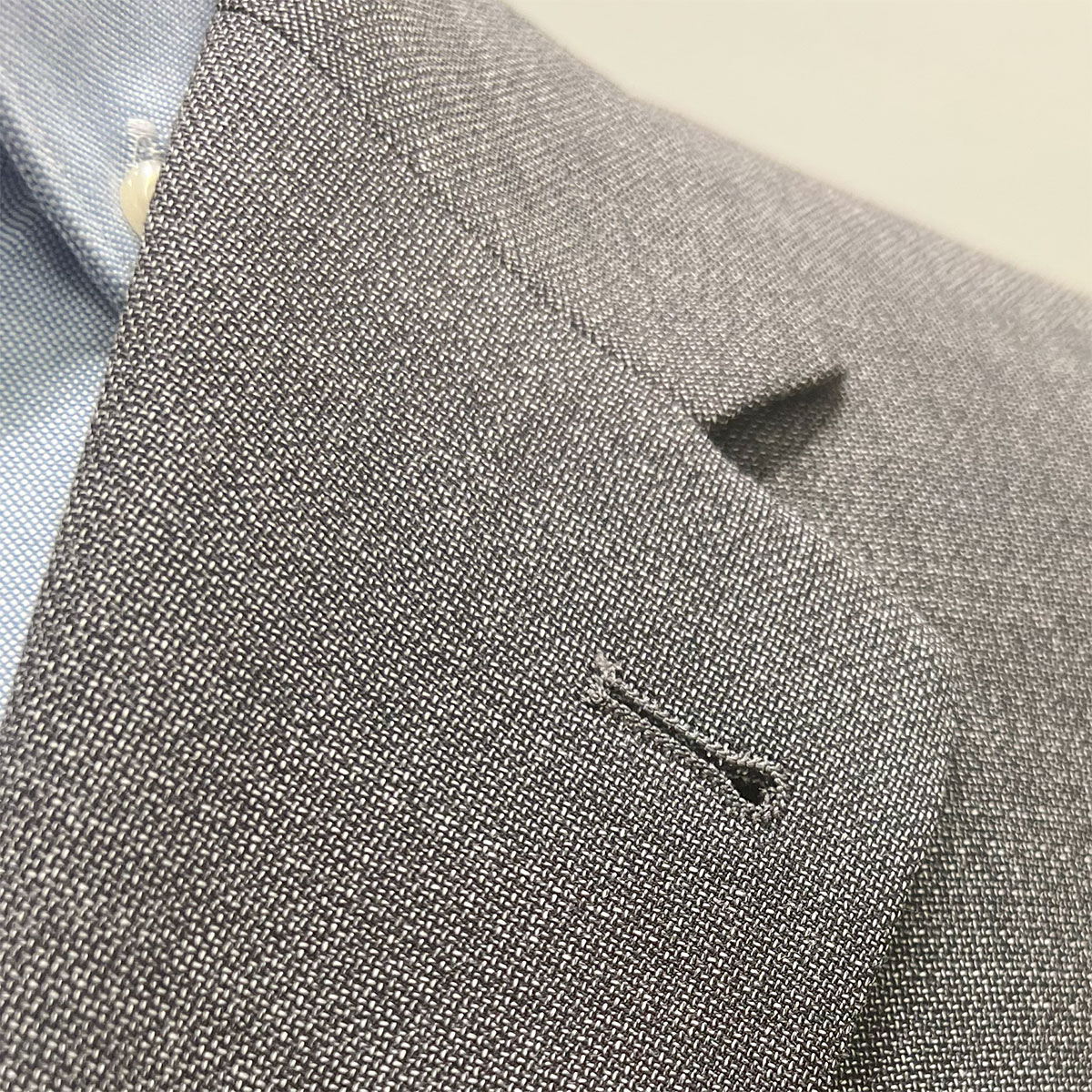 costume-gris-natte 1