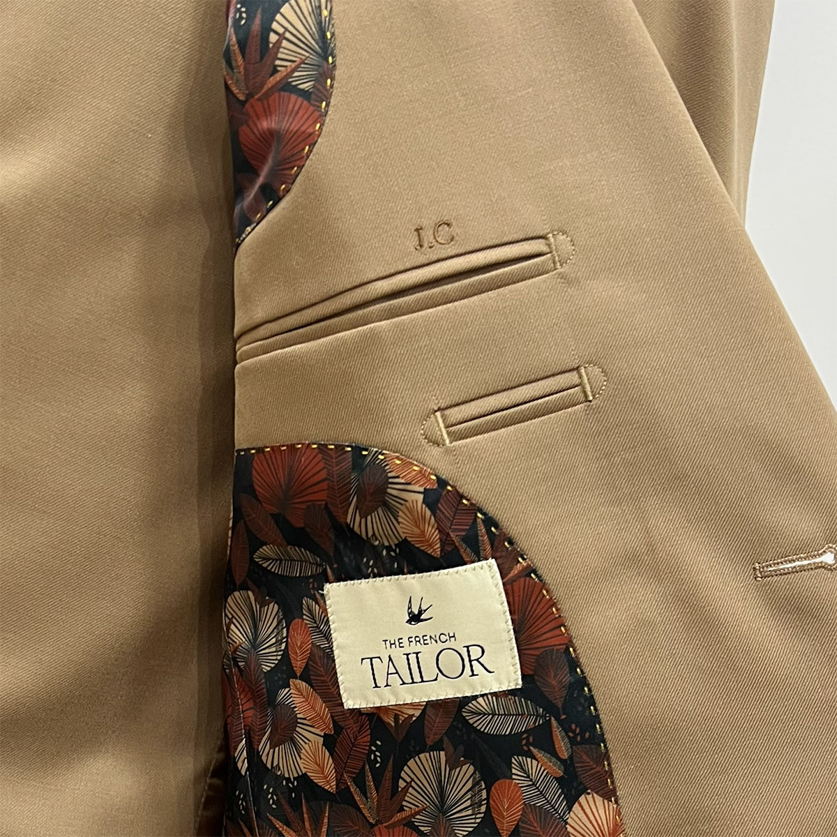 costume-trois-pieces-caramel 4